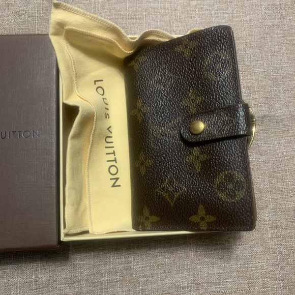 Handbags - Louis vuitton short wallet